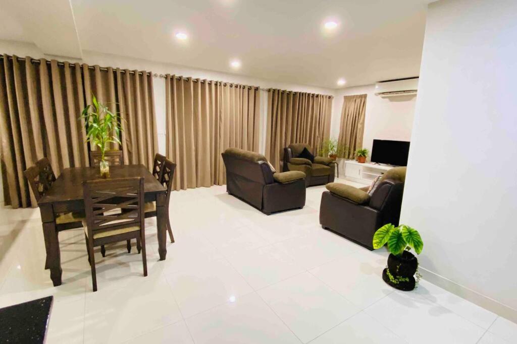 Lovely 4-Bedroom Holiday Home With Free Parking. Lautoka Exterior photo